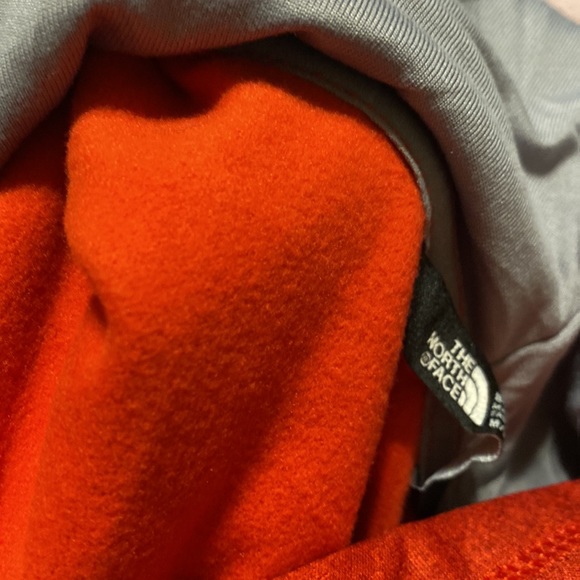 NWOT the north face boys shirt size M/M(10/12) - Picture 7 of 8